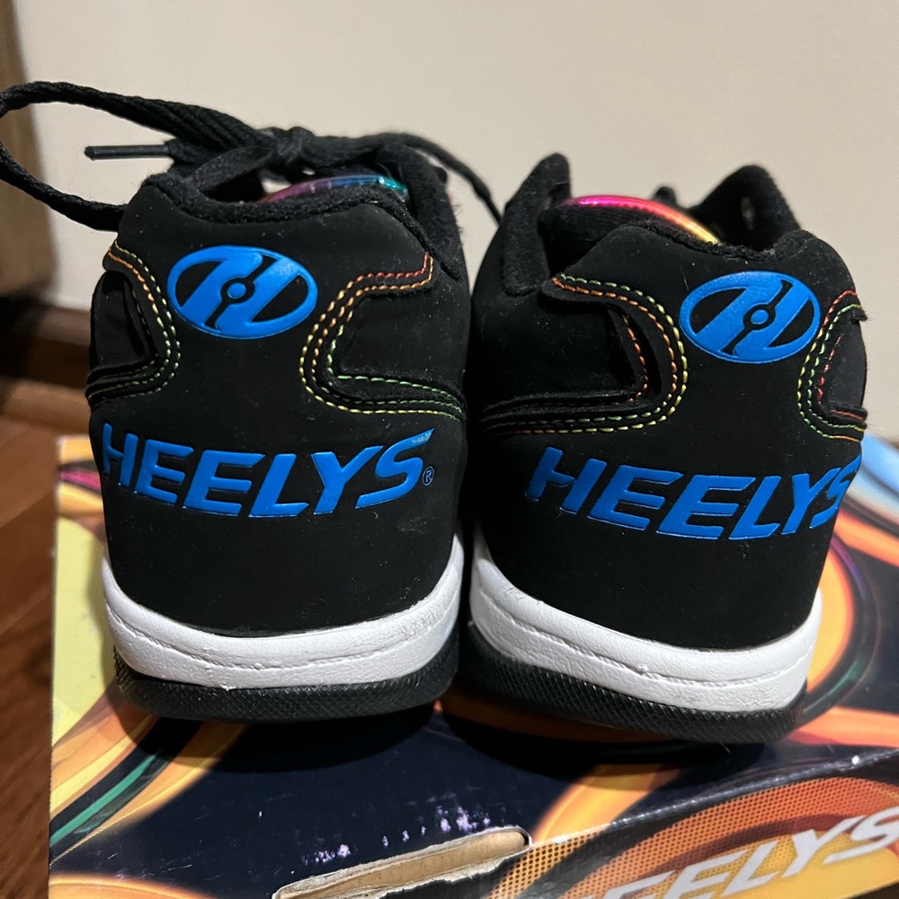 Heeleys - size 4 youth- womens 5